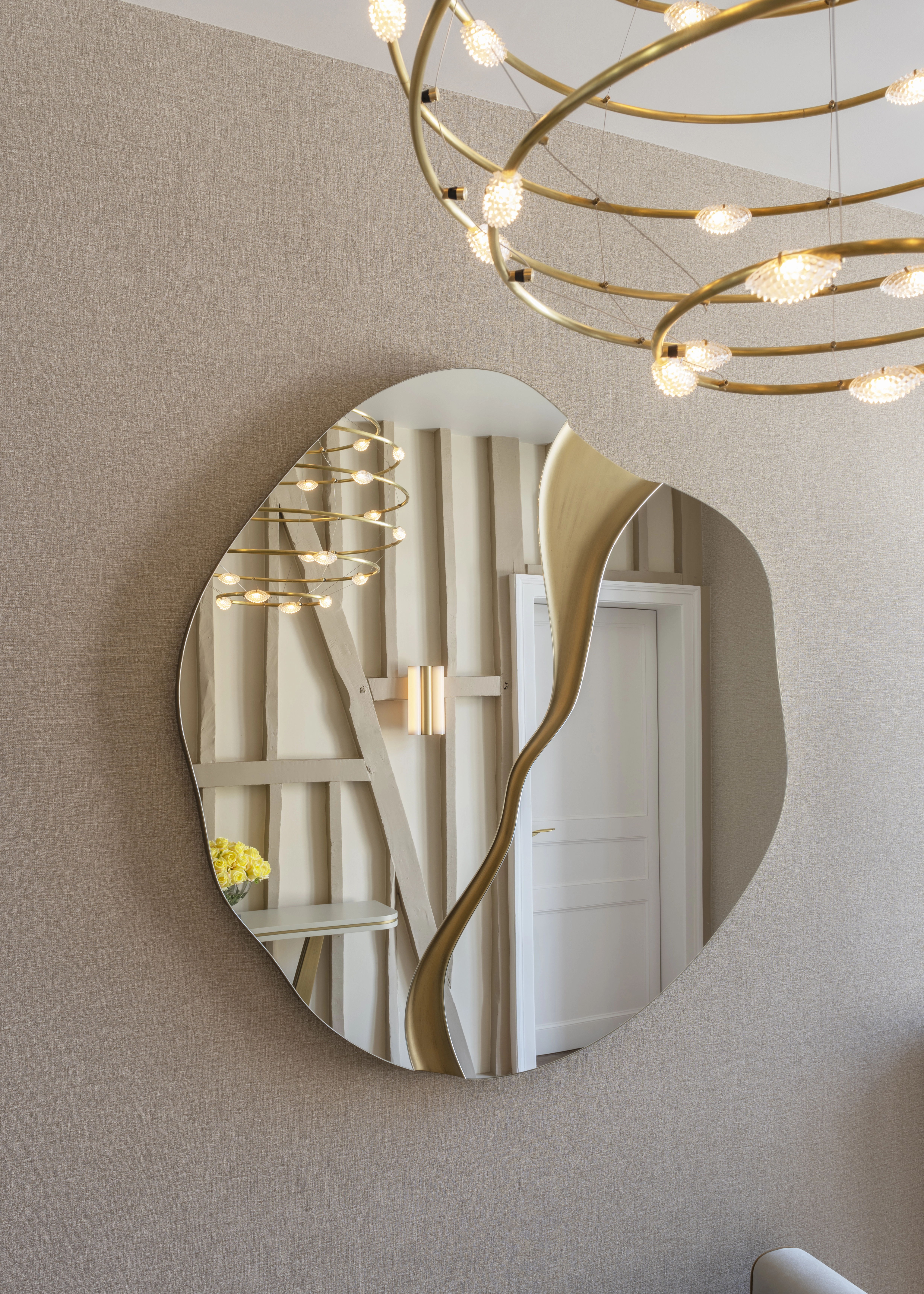 Grand miroir dans un manoir à Rennes