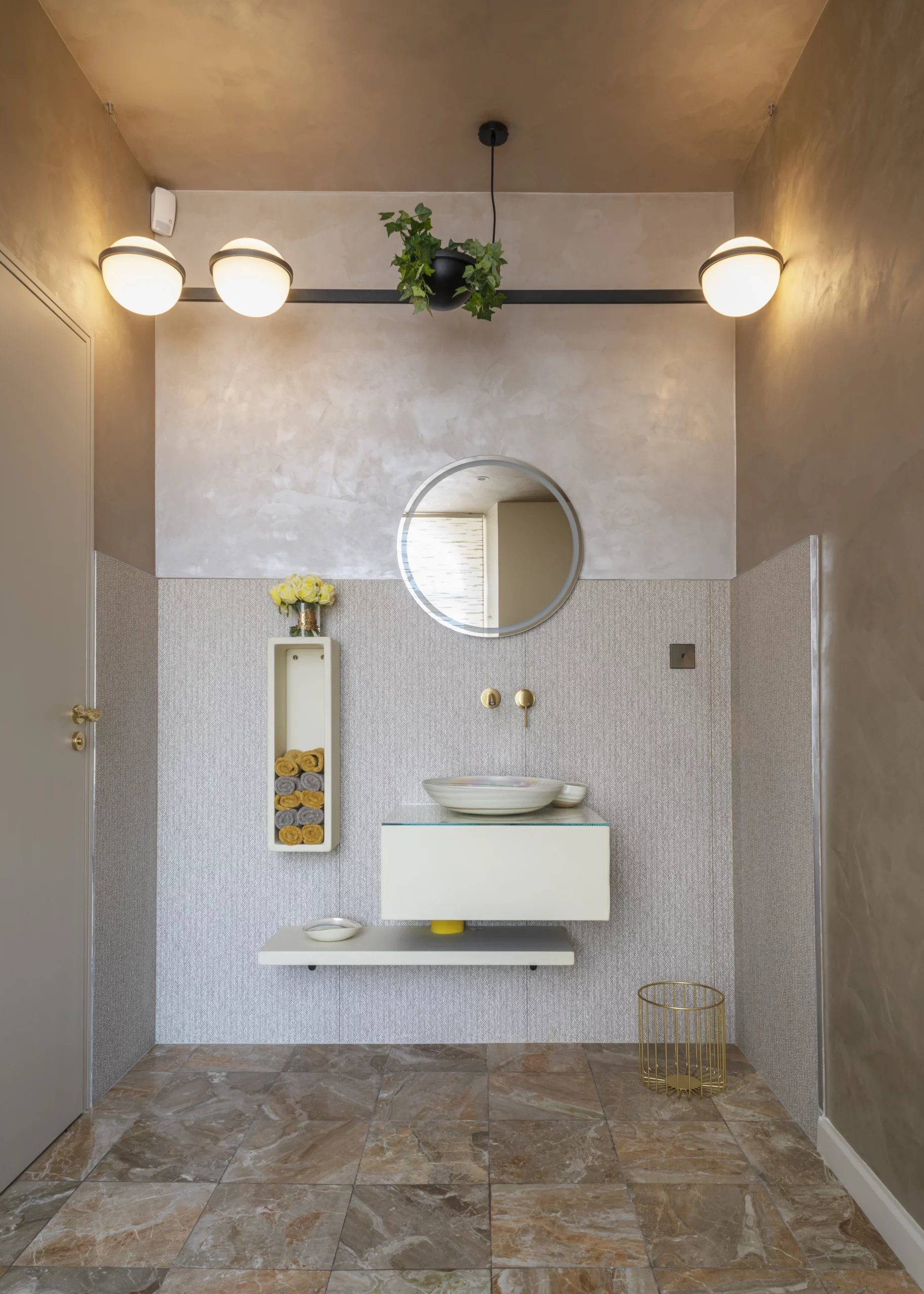 toilette rénové dans un manoir à Rennes par une designer d'espaces