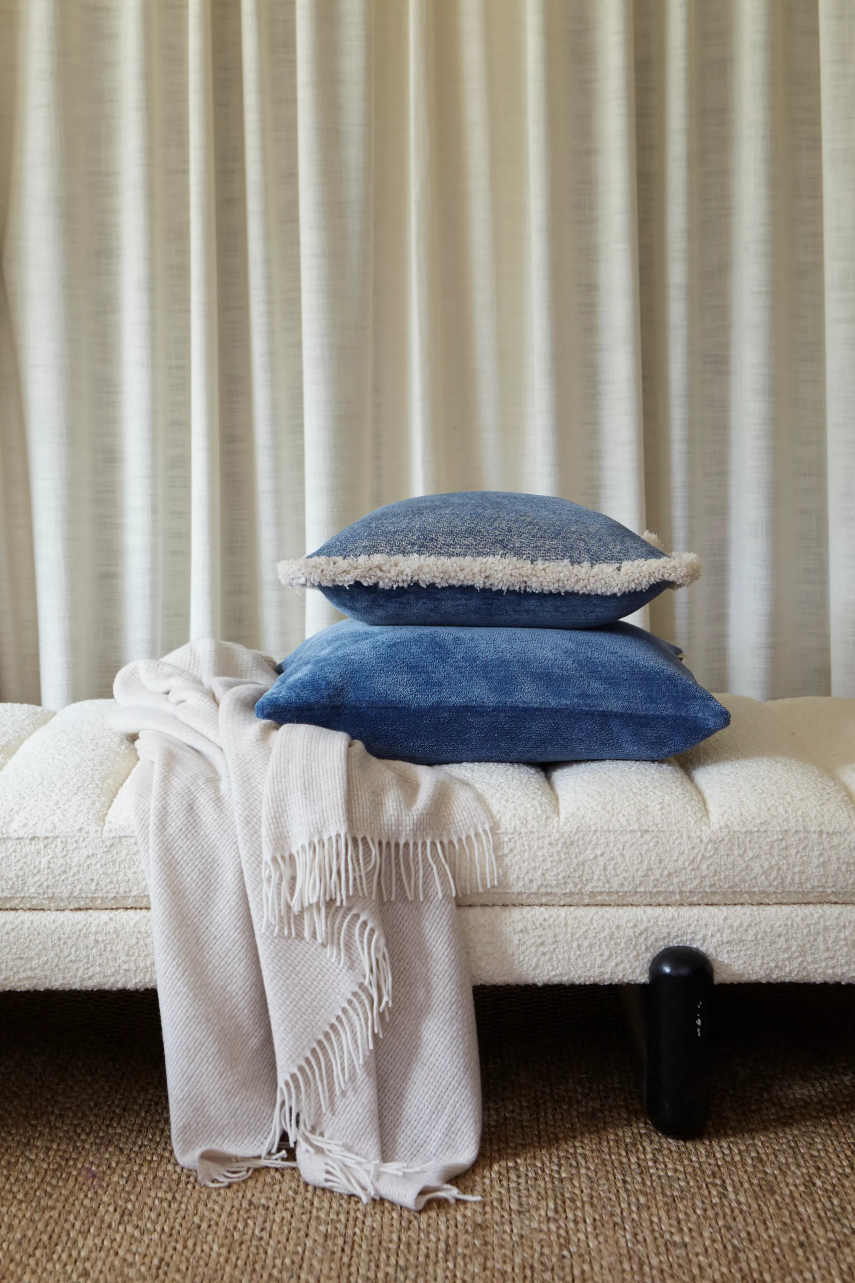 Coussin en chenille – Image 3